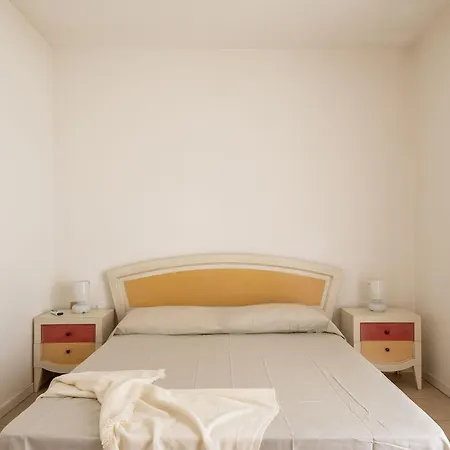 Ea Bianca Lejlighedshotel Baja Sardinia