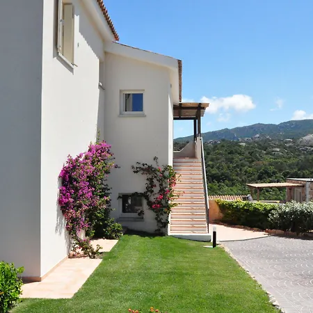 Ea Bianca Hotel apartamentowy 4*