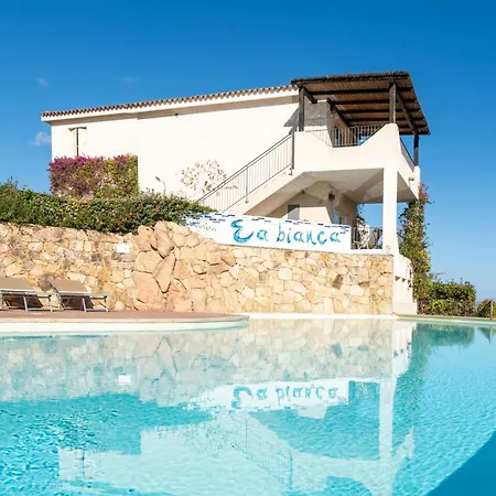 Hotel apartamentowy Ea Bianca Baja Sardinia