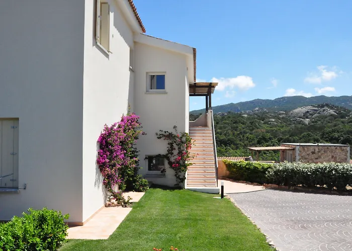 Ea Bianca Aparthotel 4*