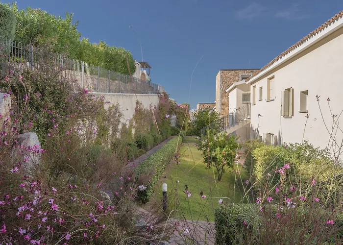 Ea Bianca Aparthotel 4*